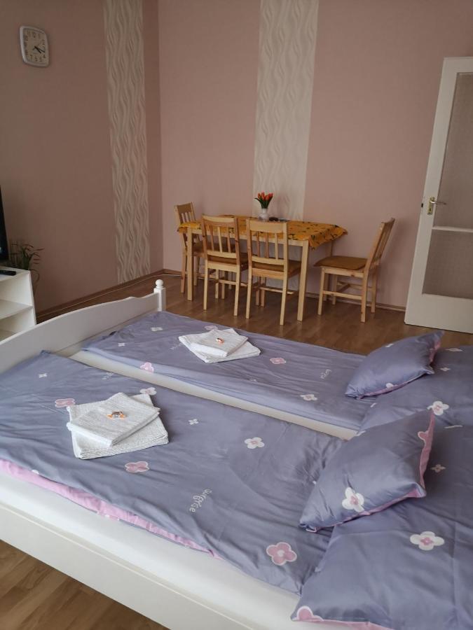 Natasa Apartman Орошхаза Экстерьер фото