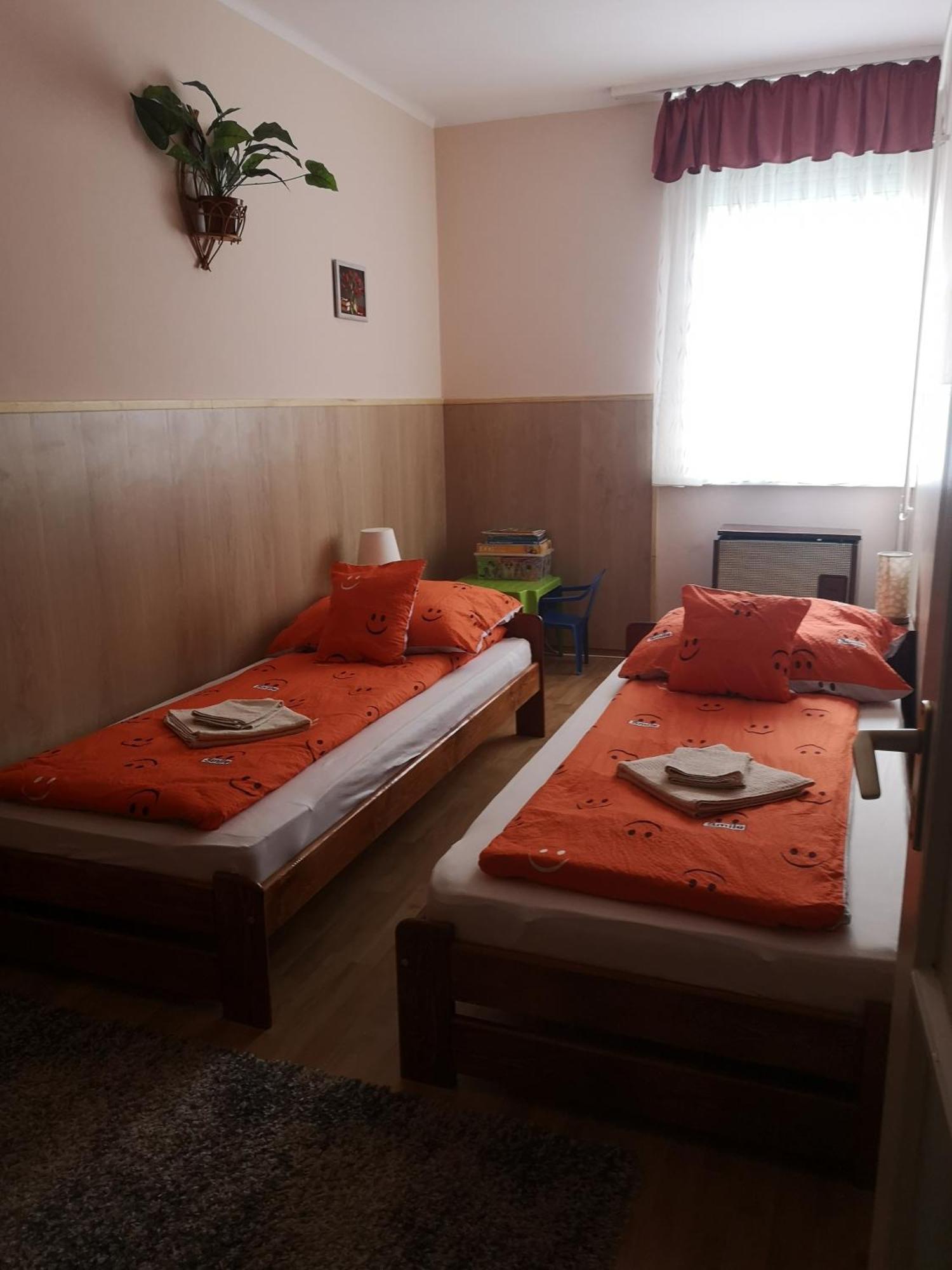 Natasa Apartman Орошхаза Экстерьер фото
